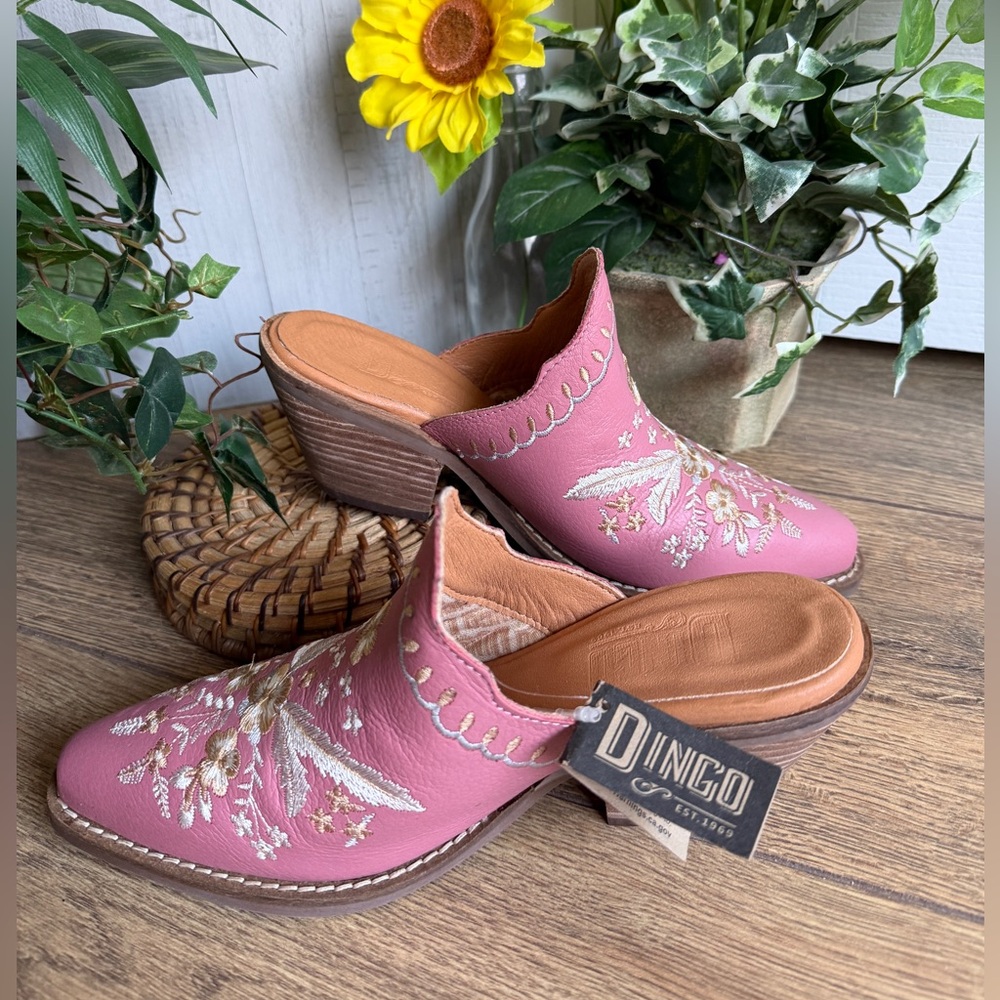 Dingo Women's Pink Leather Wildflower Embroidered Snip Toe Mule Size 7.5 - NWT